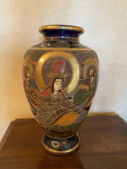 null Modern Satzuma vase with Divinities decoration