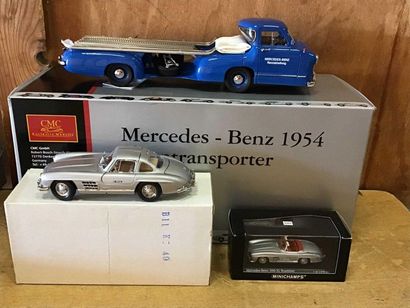 null Scale model set comprising a Mercedes Benz blue wonder transporter, and a Mercedes...