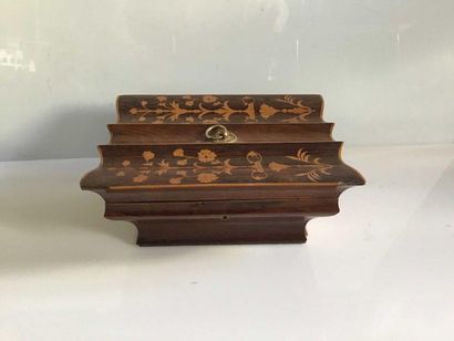 null Lot of five boxes, three of which are lacquered, and a Charles X inlaid wooden...