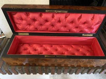 null Glove box in burr veneer and brass threads. Napoleon III period, red padded...