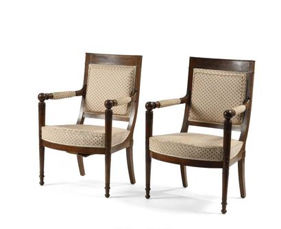 null Mahogany living room furniture, the front legs in spindles surmounted by a ball,...