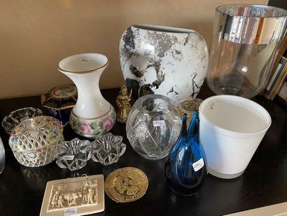 null Sand roses, marble ashtray, glass vase from Nancy, glass vases, porcelain and...