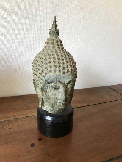 null Thai bronze head of a Thai goddess Height without the base: 23