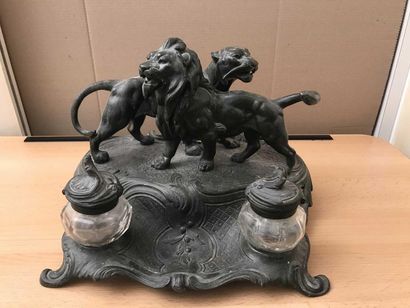 null Inkwell in ruler, representing a lion and a lioness with its two glass cups,...