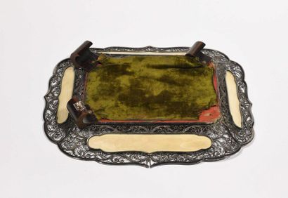 null JAPAN - MEIJI Period (1868 - 1912) Rectangular wooden tray carved with a lion...