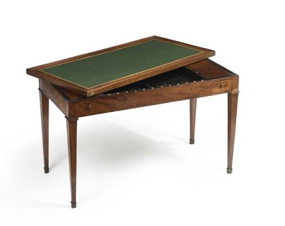 null Mahogany veneer tric trac game table, the mobile board with leather and felt...