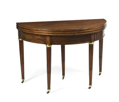 null Half moon table with a double top, one in mahogany the other covered with felt,...