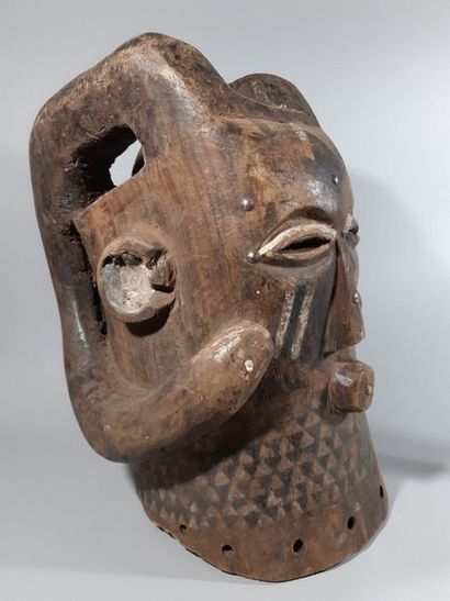 null Afrique. Important masque Kuba (Zaïre). Hauteur environ 50cm.
