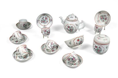 null 103 China Porcelain service part comprising ten cups, twelve saucers, a covered...
