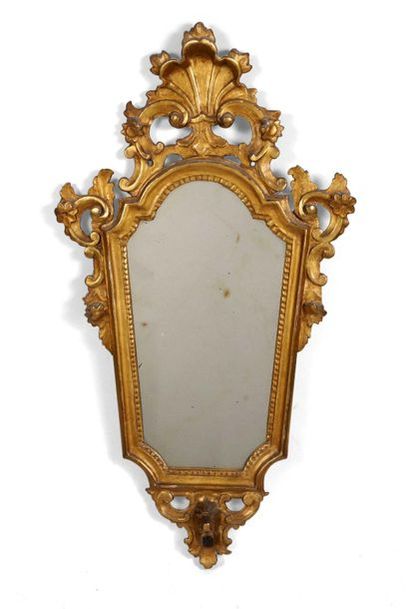 null 315 Paire de miroirs appliques en bois doré Italie XVIIIe siècle. (Manque les...