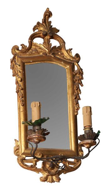 null 350 Paire d’appliques miroir en bois doré Italie XVIIIe siècle. (Manques). Hauteur...