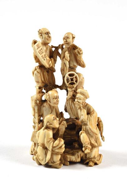 null 78 JAPAN Ivory group "the five wise men". Signed. Height : 8,5 cm