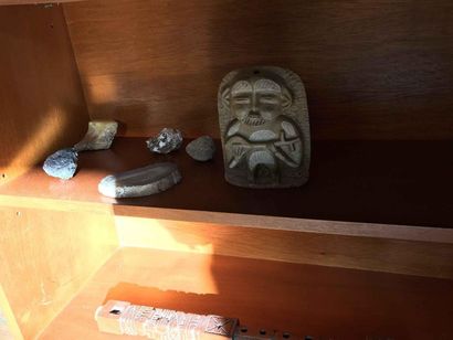 null Small lot of souvenir trinkets from travels: Russian baba, terracotta base,...