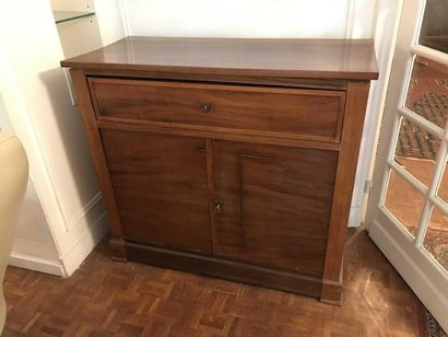 null Mahogany buffet with one drawer and two doors. Late 19th century 91 x 101,5...