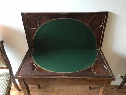 null Mahogany gaming table, covered legs, felt lined interior 19th century Usures...