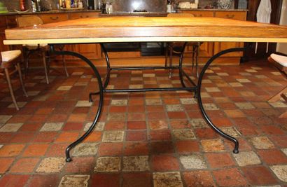 null Kitchen table in natural wood with wrought iron base and wooden top with tomettes....