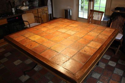 null Table de cuisine en bois naturel et piétement en fer forgé et plateau de bois...
