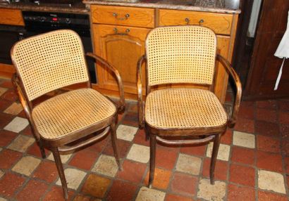 null Suite de six fauteuils en bois naturel cannées style thonet Hauteur : 68cm Ref...