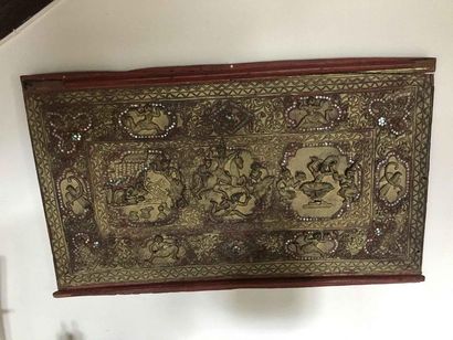 null Decorative elements in red and gold lacquered wood. Thai work Height : 44.5cm...