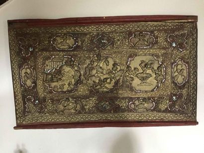 null Decorative elements in red and gold lacquered wood. Thai work Height : 44.5cm...