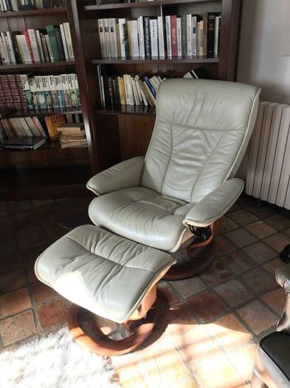 null Fauteuil confortable en tissu beige Hauteur : 87cm - Longueur : 100cm – Largeur...