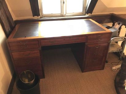 null Richelieu pedestal desk in precious wood essence with 5 drawers in the belt,...