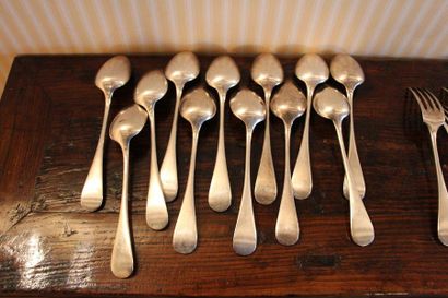 null Silver plated single flat piece of cutlery including: 12 large cutlery, 10 dessert...