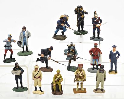 null 14 figurines : soldats divers 1914-1918.