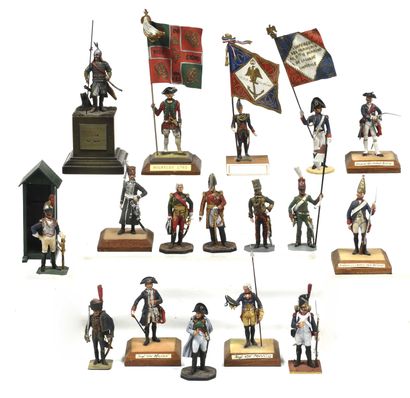 null Lot de 17 figurines diverses principalement 1er Empire et XVIIIème.