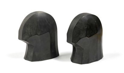 null 
Kristine TISSIER (1928 - 2010) Deux sculptures tête d'oiseau, 1983. Epreuves...