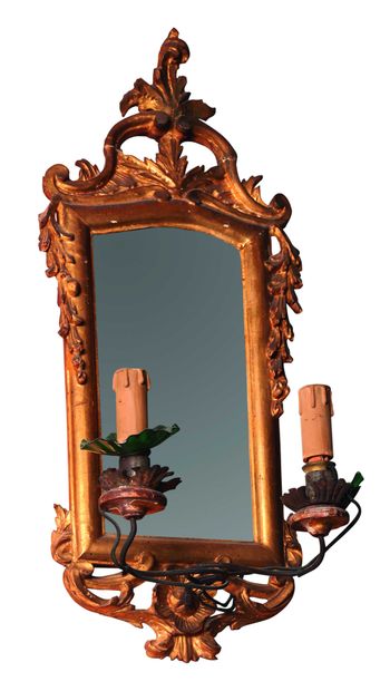 null Paire d'appliques miroir en bois doré Italie XVIIIe siècle. (Manques). H. 55...