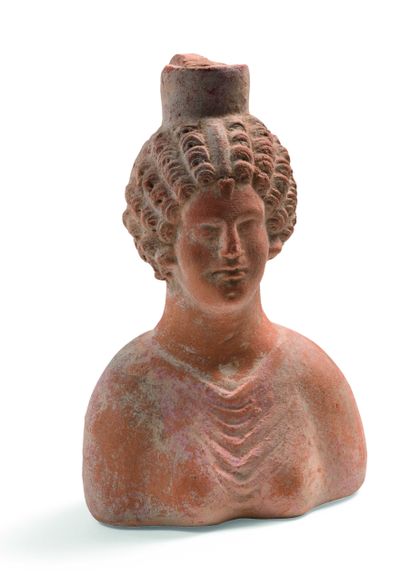 null OEnochoé plastique en forme de buste féminin coiffé en côtes de melon Argile,...