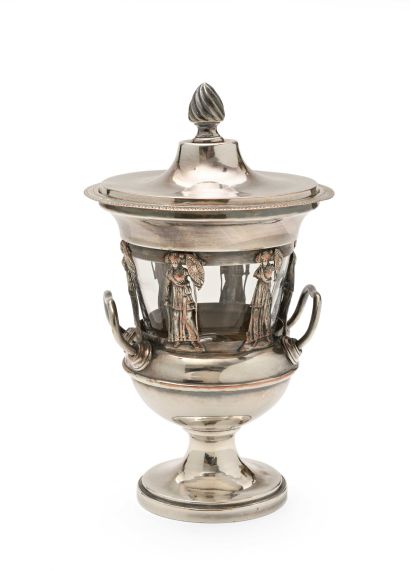 null 141 Medici-shaped silver plated sink decorated with warrior women, the interior...