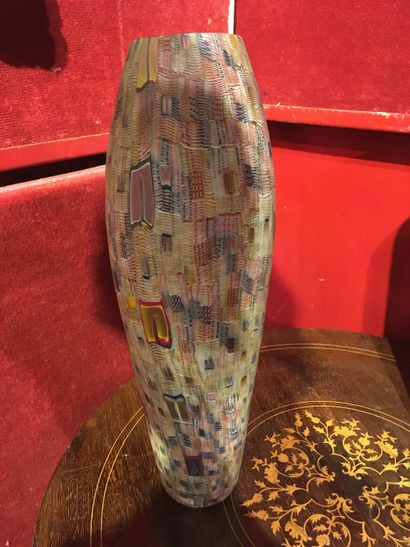 null 305 GEB Grand vase conique en verre soufflé à col légèrement modelé à chaud,...