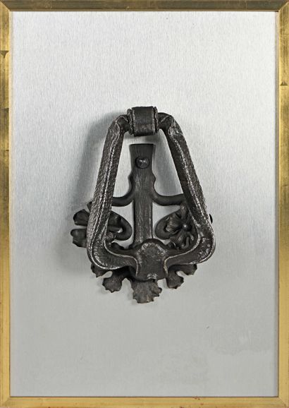 null 161 GAUDI, Antoni (attributed to) Important wrought iron knocker of art nouveau...