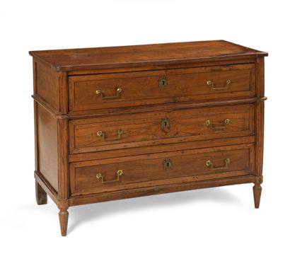 null 253 Natural wood chest of drawers, opening with three drawers, the rounded and...