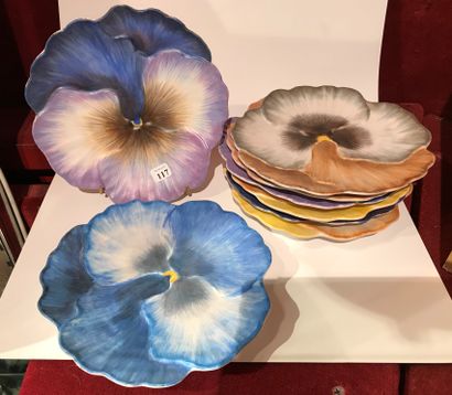 null 117 Suite of eight ceramic plates with hand painted flower petals. Modern w...