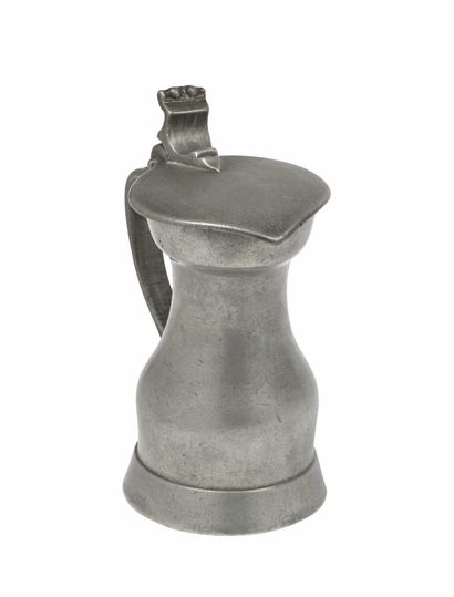 null 152 PARIS Pewter shoulder pitcher, broken S-shaped poucier. Marked on the outside...