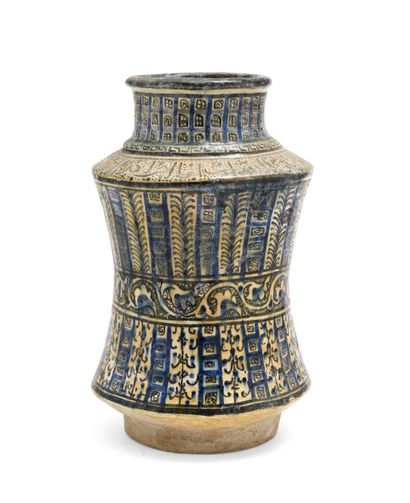 null 184 SYRIA Large curved siliceous ceramic albarello decorated in blue and black...