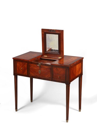 null 244 Veneer dressing table inlaid on the top with floral bouquets with three...