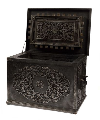 null 183 Wrought iron safe. It presents a rich decoration of interlacing and foliage....