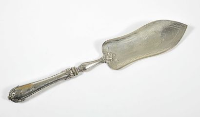 null Silver fish shovel. Length : 31cm