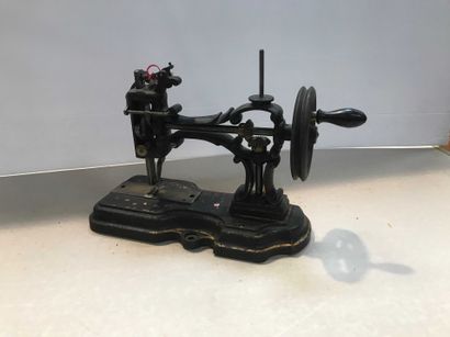 null Ref: 168 Sewing machine, brand P BOUCHE, 1866/1880, n° 4136