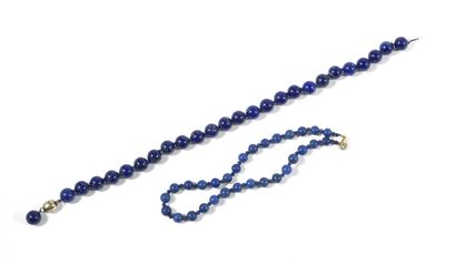null 191 Deux colliers en lapis lazuli. 158g 42,5cm - 41cm