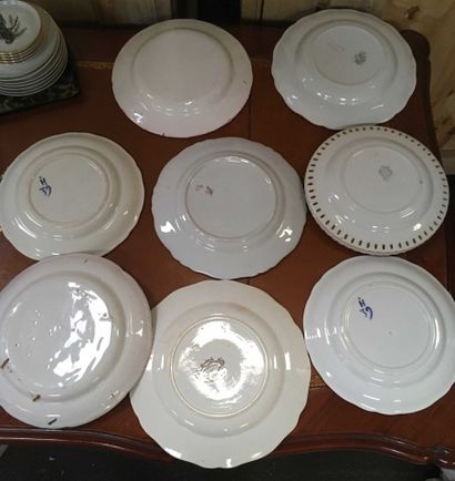 null Lots of plates in regional earthenware