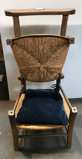 null 
Paillée prie-Dieu chair

Louis XVI style gilded wood medallion armchair
