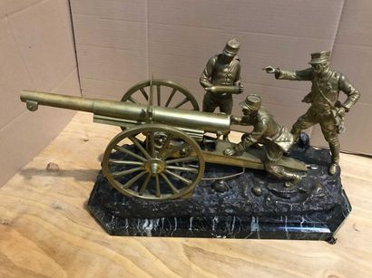null 162 Georges OMERTH (1895-1925) The soldiers with the cannon Bronze, signed lower...