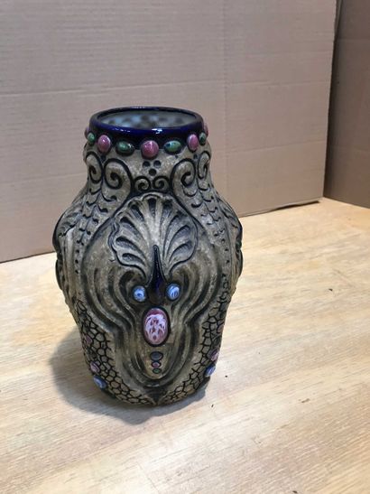 null Czechoslovakian vase
