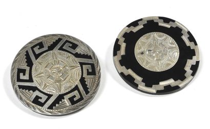 null 235 Two silver and black enamel brooches. Mexico. 925 Taxco 4,8cm