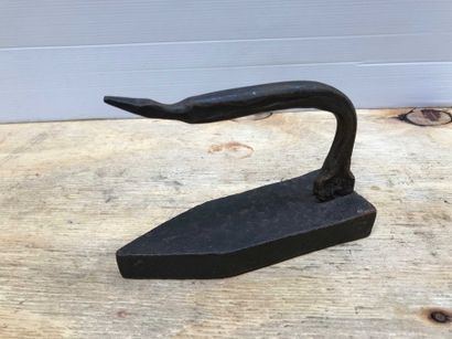 null Ref: 118 Iron, archaic form, the handle finished in a snake head, probably 17th...